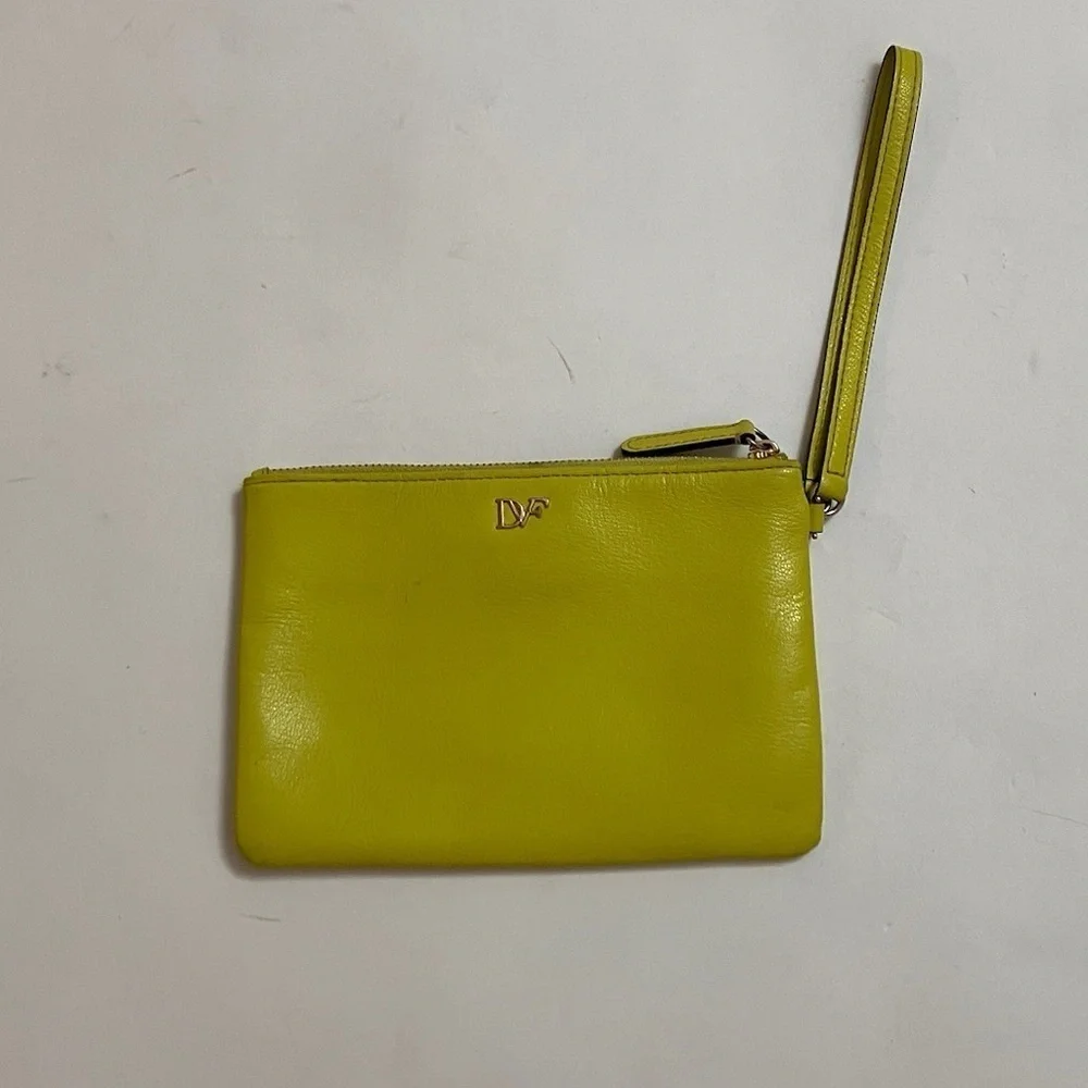 DVF “Lips” small wristlet
